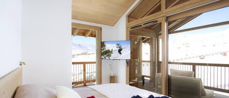 4 bedrooms, WiFi, bed sheets