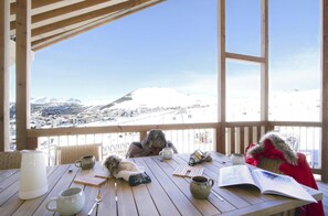 Outdoor dining - 3rd floor, fitness, swimming pool, sauna, hammam, balcony, tv, ski locker, 93m², Alpe d'Huez (Huez)