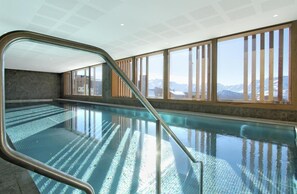 Pool - Ski-in/ski-out & foot of the slopes, 2nd floor, swimming pool, balcony, parking, tv, ski locker (Huez)