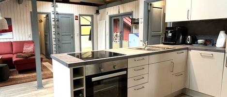 雪櫃、焗爐、爐具、洗碗機