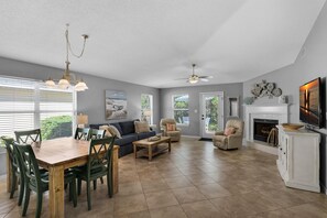 Smart TV - Monthly Discount -Golf Cart- Beach Access-A Coastal Beach Cottage☀️ (Miramar Beach)