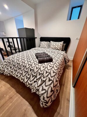 1 quarto, ferros/tábuas de passar roupa, Wi-Fi, roupa de cama