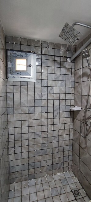 Bidet, towels - HIDDEN HOME (Douala)