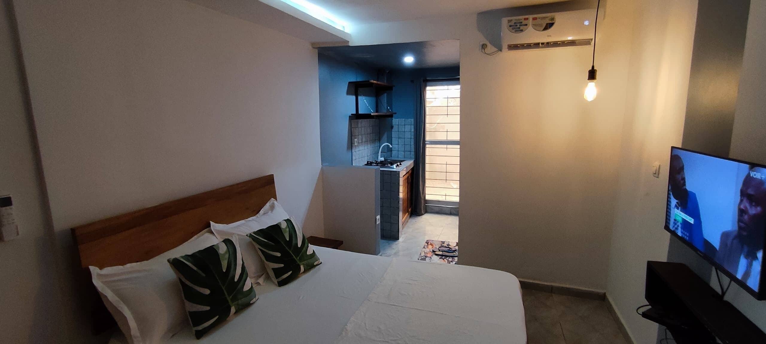 Ameublement personnalisé, fer et planche à repasser