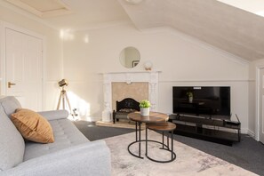 Smart TV - Central Washington Apartment - Cozy & Spacious (Washington)