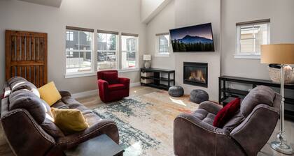 Southbridge Cottage: Cozy and Modern Home