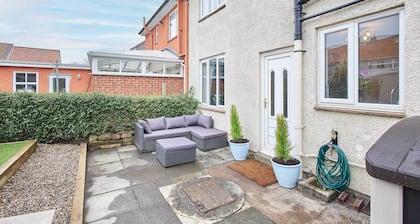 Host & Stay | Crab Cottage