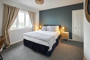 2 bedrooms, desk, travel crib, free WiFi