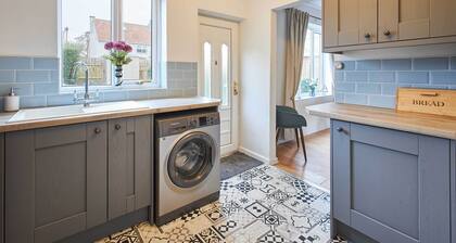 Host & Stay | Crab Cottage