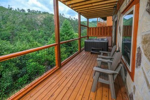 Terrace/patio - *Gorgeous 2BD Cabin with POOL! Hot Tub + VIEWS!* (Sevierville)