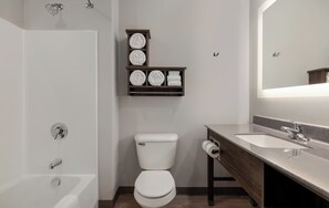 Amenidades de baño gratuitas, secadora de cabello, toallas, jabón 