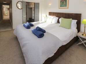 7 bedrooms, individually decorated, individually furnished, free WiFi - Home Farm Cottage (Southam)