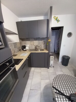 微波炉、烤箱、炉灶、洗碗机