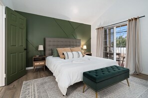 3 chambres, fer et planche à repasser, Wi-Fi, draps fournis