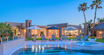 Luxury Oceanview Villa | Pool | Walk to the Beach