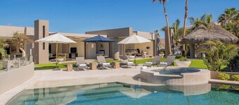 Exclusive Ocean Views, Pool, Hot Tub, Beach Access