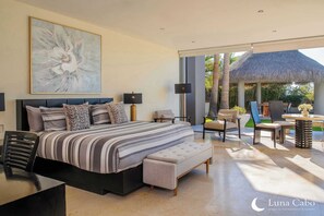 4 bedrooms, in-room safe, desk, iron/ironing board