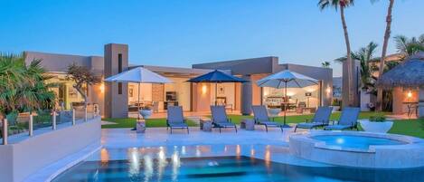 Piscine extérieure, piscine chauffée