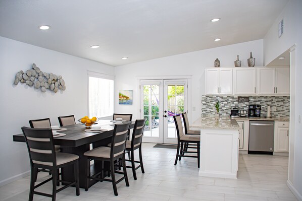 Dining - Coachella Poolside Paradise, accommodates up to 10 guest (Indio)