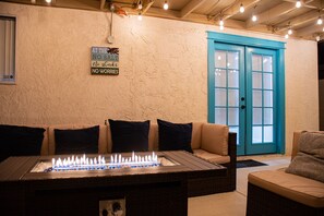 Interior - Coachella Poolside Paradise, accommodates up to 10 guest (Indio)