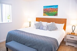 4 soverom, strykejern/-brett, wi-fi (inkludert) og sengetøy