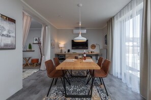 Apartament Comfort, no fumadors, vistes al jardí | 1 dormitori, caixa forta a l'habitació i decoració individual