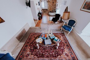 Télévision à écran plat de 32 pouces avec chaînes par câble