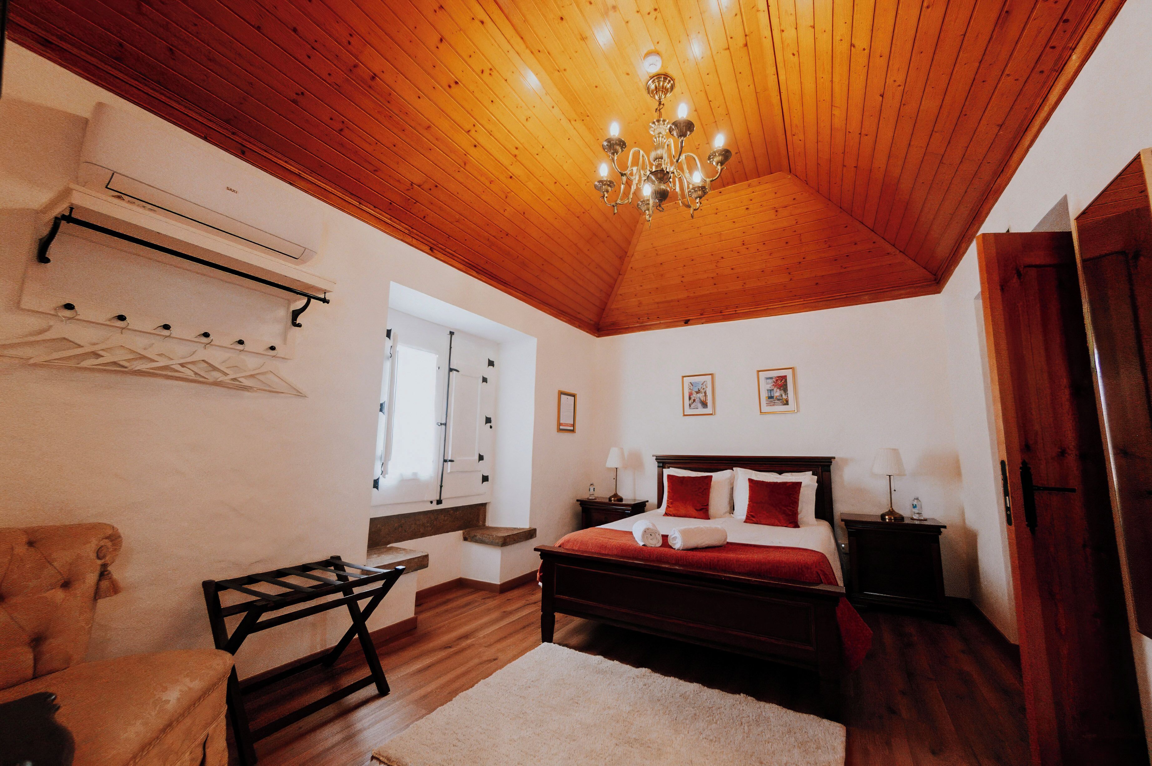 Habitación Deluxe doble, 4 habitaciones, baño privado, en la zona del jardín | Ropa de cama de alta calidad y wifi gratis