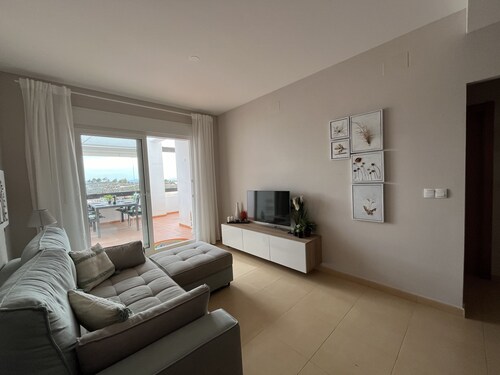 Condado de Alhama, Overlooking Jack Nicklaus Alhama Signature Golf Course