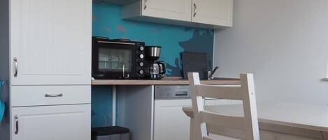 Réfrigérateur, four, plaque de cuisson, lave-vaisselle