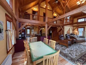 Interior - Country Escape Near Lake Winnipesaukee (Gilford)