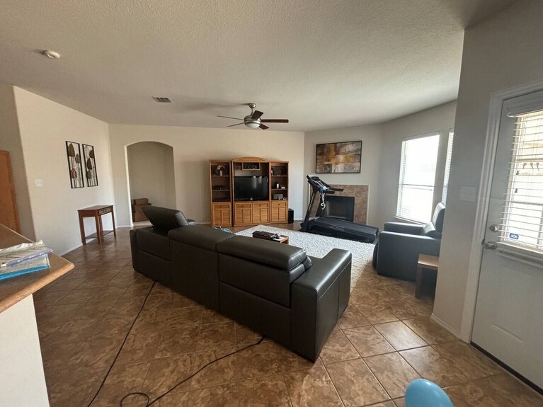Cozy 4-bedroom House In Delightful San Antonio With Ac, Wifi - San Antonio, TX