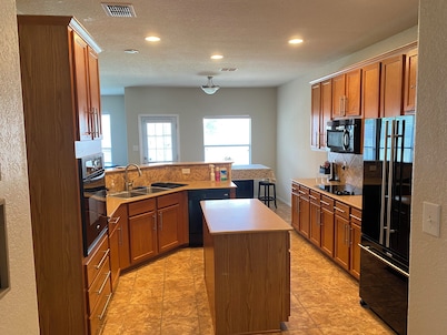 Cozy 4-bedroom house in delightful San Antonio with AC, WiFi