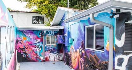 Cozy & Colorful Miami Art Canvas w/HotTub & Murals