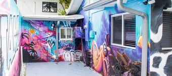 Cozy & Colorful Miami Art Canvas w/HotTub & Murals