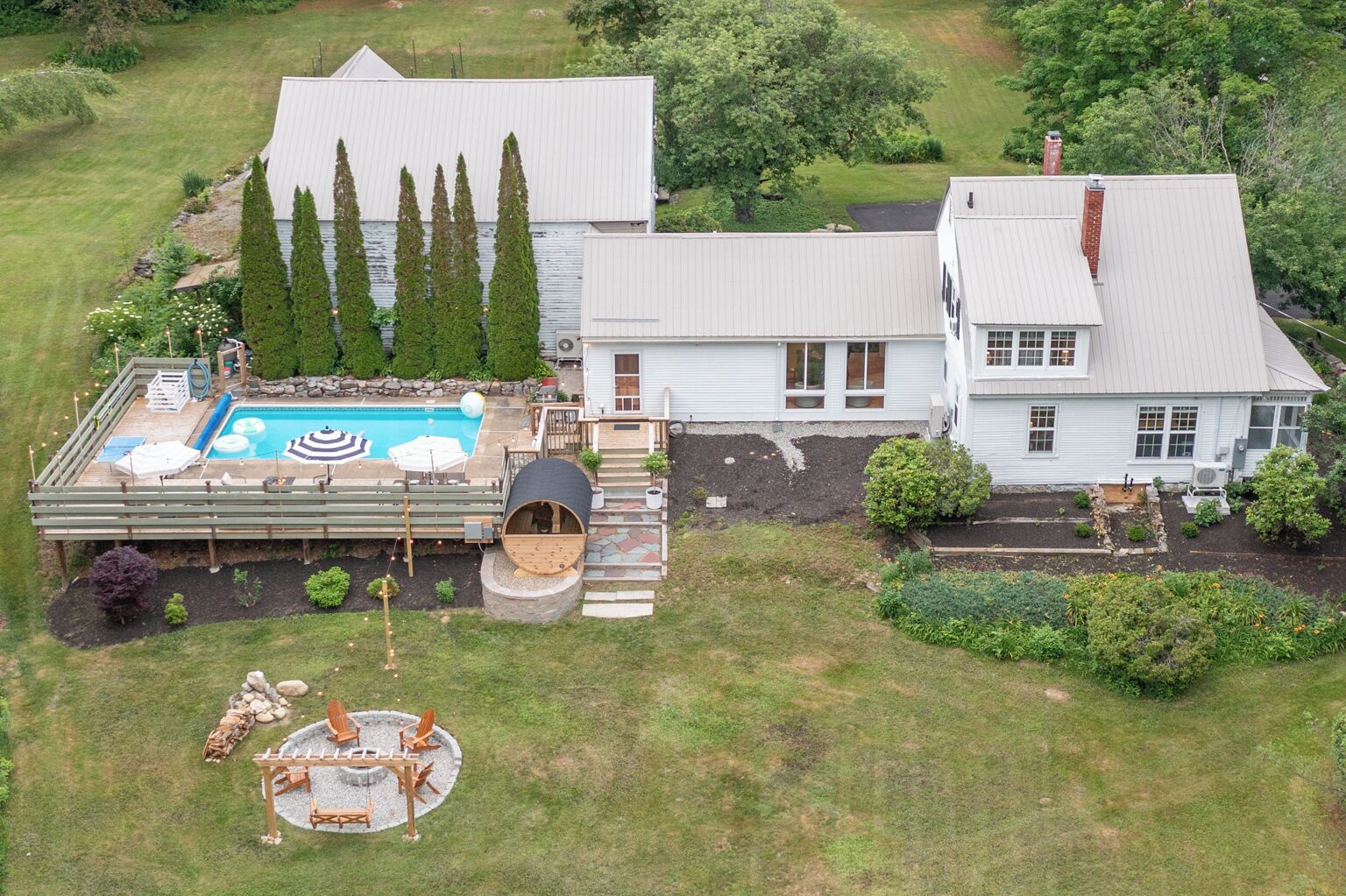 1840 Meredith Farmhouse w Pool & Outdoor Sauna