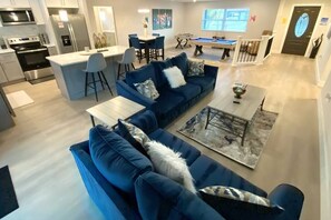 TV, books, offices - Gulf Gateway-Pool/Dock/Grill/Fun (Fort Myers)