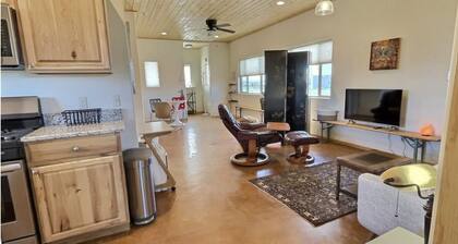 Cozy Retreat with Amazing Views and High-Speed Internet Just 5 Minutes from Taos