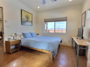 2 Schlafzimmer, Schreibtisch, WLAN, Bettwäsche