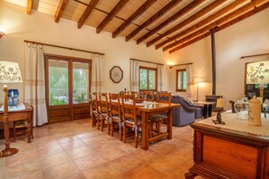 Dining - Ferragut Crestatx by Mallorca Villa Selection (Sa Pobla)