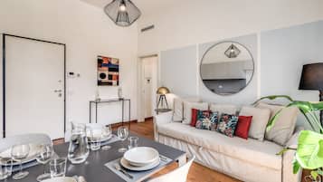 Apartamento superluxo | Cozinha privada | Geladeira, micro-ondas, fogão, cooktop