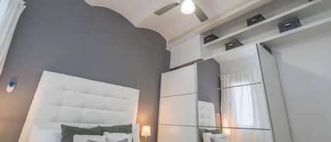 2 室のベッドルーム、アイロン / アイロン台、WiFi、ベッドシーツ