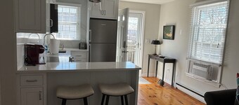 Mid-Island 1 Bedroom Condo