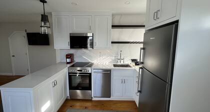 Mid-Island 1 Bedroom Condo