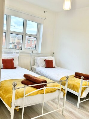 3 Schlafzimmer, Bügeleisen/Bügelbrett, WLAN, Bettwäsche