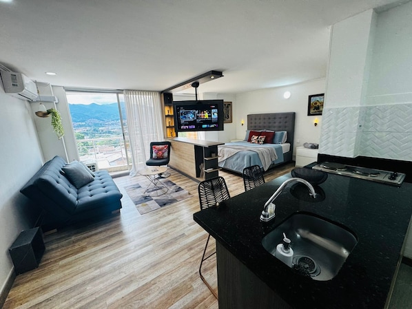 1 bedroom, iron/ironing board, free WiFi, bed sheets - Apartaestudio en el Poblado con Vista (Medellín)