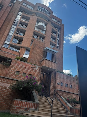 Exterior detail - Apartaestudio en el Poblado con Vista (Medellín)