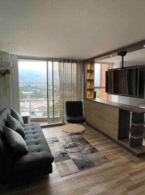 Smart TV - Apartaestudio en el Poblado con Vista (Medellín)
