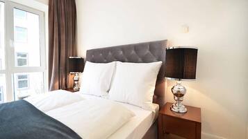 2 bedrooms, iron/ironing board, free WiFi, bed sheets