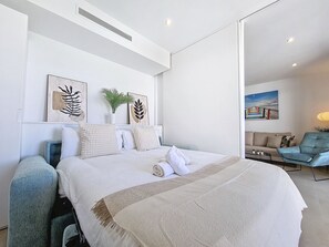 3 bedrooms, iron/ironing board, free WiFi